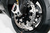 Norton V4 SV. CARBON FIBRE BODYWORK. ÖHLINS SUSPENSION. CARBON BST WHEELS. 28