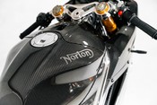 Norton V4 SV. CARBON FIBRE BODYWORK. ÖHLINS SUSPENSION. CARBON BST WHEELS. 20