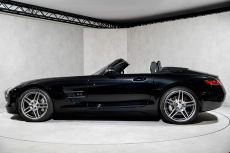 Mercedes-Benz SLS AMG ROADSTER. AMG SPORTS SUSPENSION. AMG ALLOY WHEELS. HEATED SEATS. 8