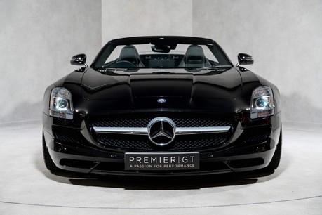 Mercedes-Benz SLS AMG ROADSTER. AMG SPORTS SUSPENSION. AMG ALLOY WHEELS. HEATED SEATS. 2