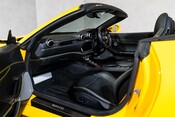 Ferrari Portofino PASSENGER DISPLAY. CARPLAY. SPORTS EXHAUST. CARBON FIBRE INTERIOR. 17