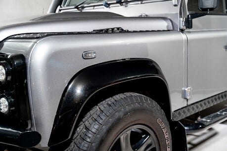 Land Rover Defender 110 110 ICON. MOMO STEERING WHEEL. RECARO SPORTS SEATS. PERFORMANCE UPGRADES. 37