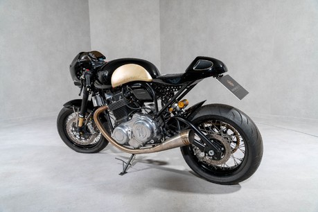 Norton Dominator SS PHANTOM. ONE OF A KIND BUILD. MONOBLOCK BREMBO BRAKES. OHLINS SUSPENSION 4