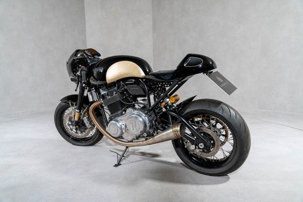 Norton Dominator SS PHANTOM. ONE OF A KIND BUILD. MONOBLOCK BREMBO BRAKES. OHLINS SUSPENSION 1