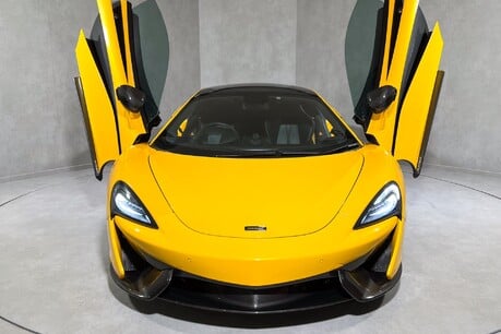 McLaren 570GT V8 SSG. MSO PAINT. SOFT CLOSE DOORS. HEATED SEATS. CARBON FIBRE INT. LIFT. 9