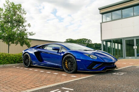 Lamborghini Aventador S V12. FULL LSH. JUST SERVICED. 12 MONTH LAMBO WARRANTY. FULL PPF. CARPLAY. 15