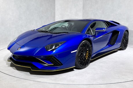 Lamborghini Aventador S V12. FULL LSH. JUST SERVICED. 12 MONTH LAMBO WARRANTY. FULL PPF. CARPLAY. 3