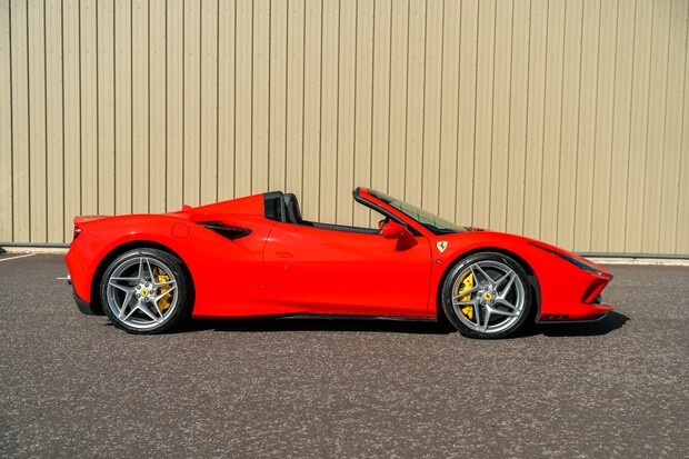 Ferrari F8 SPIDER. WARRANTY. HUGE SPEC. FULL PPF. CARBON FIBRE INT & EXT. LIFT. 1