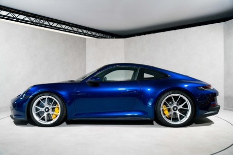 Porsche 911 GT3 TOURING. 6 SPEED MANUAL. SPORTS CHRONO PACK. PCCBS. BOSE SOUND SYSTEM 8