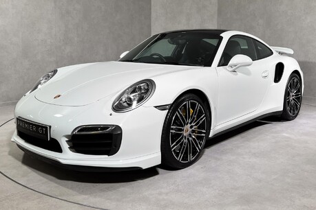 Porsche 911 TURBO S PDK. SPORTS CHRONO PACK. ELECTRIC GLASS ROOF. CERAMIC BRAKES. BOSE. 3