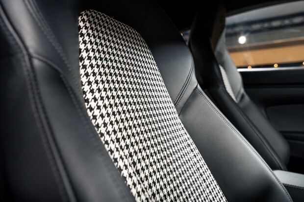 Porsche 911 GT3 TOURING PDK. HOUNDSTOOTH INTERIOR. FRONT PPF. SPORTS CHRONO. 4