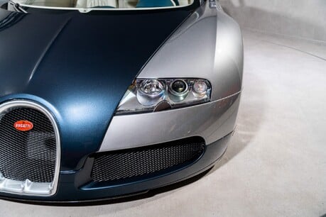 Bugatti Veyron 16.4. UK CAR. LOW MILEAGE. ADJUSTABLE SUSPENSION. HEATED SEATS. BURMESTER. 14