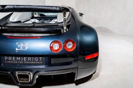 Bugatti Veyron 16.4. UK CAR. LOW MILEAGE. ADJUSTABLE SUSPENSION. HEATED SEATS. BURMESTER. 45