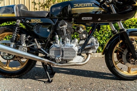 Ducati 900 SS DESMO. EXCELLENT EXAMPLE. NEW GASKETS. UPDATED CARBS. SINGLE & DUAL SEAT 12