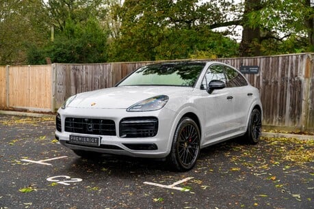 Porsche Cayenne GTS. CARBON INT PACK. BOSE. HEATED STEERING WHEEL. PAN ROOF. CARPLAY. 3