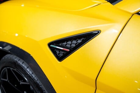 Lamborghini Urus PERFORMANTE. WARRANTY. ADAS PACK. CARBON FIBRE EXT. AMBIENT LIGHTING. B&O. 62