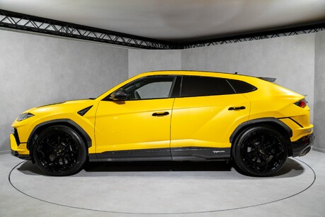 Lamborghini Urus PERFORMANTE. WARRANTY. ADAS PACK. CARBON FIBRE EXT. AMBIENT LIGHTING. B&O. 8