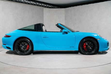 Porsche 911 TARGA 4 GTS PDK. WARRANTY. SPORTS CHRONO. HEATED STEERING WHEEL & SEATS 7