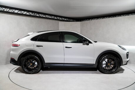 Porsche Cayenne V6 S. SPORTS CHRONO. HOUNDSTOOTH INTERIOR. HEATED SEATS. SPORTS EXHAUST. 7