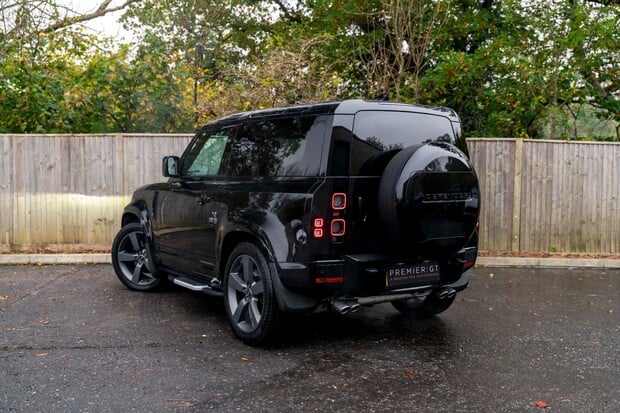 Land Rover Defender 90 V8. NOW SOLD. SIMILAR REQUIRED. PLEASE CALL 01903 254800. 3