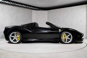 Ferrari F8 SPIDER. CARBON INT. PASSENGER DISPLAY. LIFT. 9