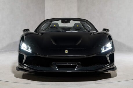 Ferrari F8 SPIDER. CARBON INT. PASSENGER DISPLAY. LIFT. 2