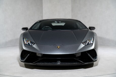 Lamborghini Huracan LP 640-4 PERFORMANTE. FULL PPF. COMFORT SEATS. CARBON ENGINE BAY. CARPLAY. 2