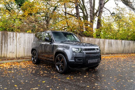 Land Rover Defender 90 V8. NOW SOLD. SIMILAR REQUIRED. PLEASE CALL 01903 254 800. 3