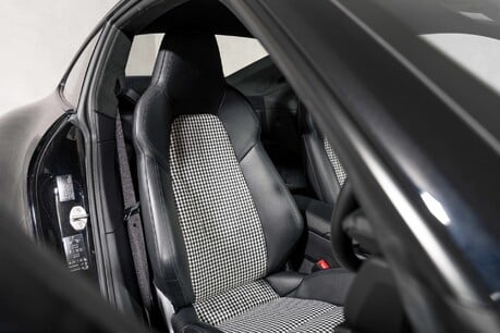 Porsche 911 GT3 TOURING PDK. HOUNDSTOOTH INTERIOR. FRONT PPF. SPORTS CHRONO. PCCBS 15