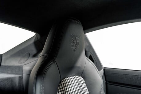 Porsche 911 GT3 TOURING PDK. HOUNDSTOOTH INTERIOR. FRONT PPF. SPORTS CHRONO. PCCBS 16