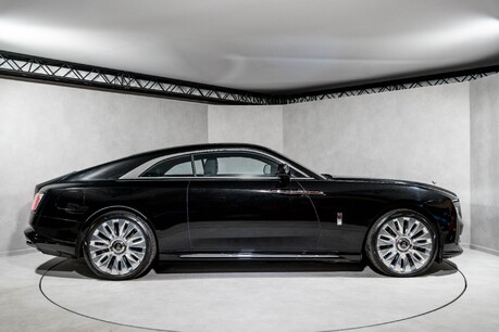 Rolls-Royce Spectre SHOOTING STAR STARLIGHT. MASSAGE, HEATED & COOLED SEATS. BESPOKE INTERIOR 7