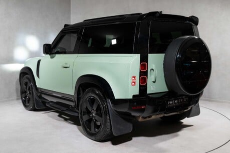 Land Rover Defender 90 75TH LIMITED EDITION. GLASS PANO ROOF. HEATED STEERING WHEEL. 6