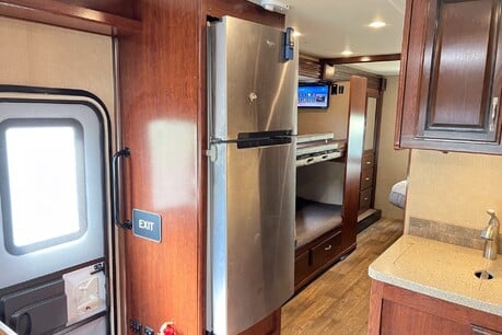 Ford E450 FLEETWOOD JAMBOREE BUNKHOUSE. VAT Q. BUILT IN WIFI. SLEEPS 10. 42