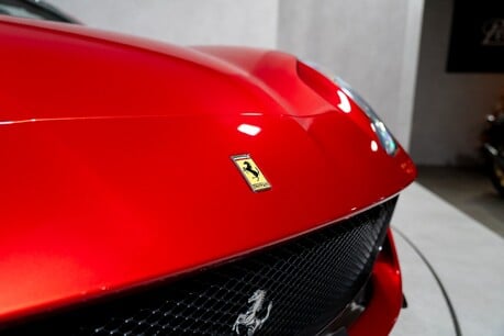 Ferrari 812 GTS OVER £90,000 IN OPTIONS. FULL PPF. FULL FSH. CARBON INT & EXT PACKAGE. LIFT 22