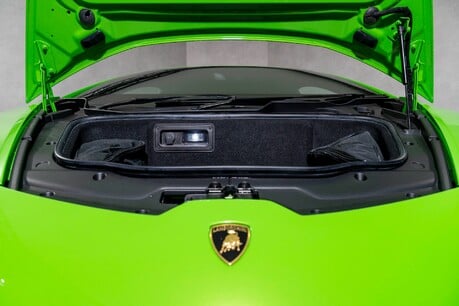 Lamborghini Huracan PERFORMANTE. WARRANTY. PPF. APPLE CARPLAY. CARBON ENGINE BAY. LIFT 37