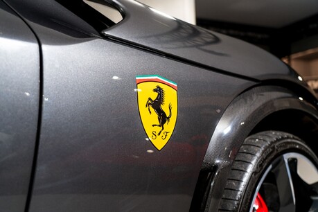 Ferrari Purosangue HISTORIC PAINT. AIRBRUSHED SHIELDS. CARBON INT/EXT PACK. PANO ROOF. 19