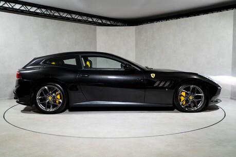 Ferrari GTC4 Lusso V8. FULL FSH. WARRANTY. FRONT PPF. GLASS PANO ROOF. LIFT SYSTEM. 7