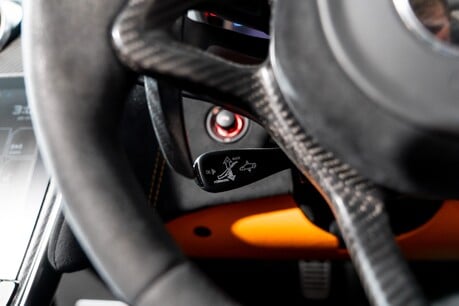 McLaren 570S V8 SSG. MSO PAINT. FULL MSH. CARBON FIBRE INT. MSO INTERIOR. LIFT SYSTEM. 44