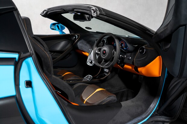 McLaren 570S V8 SSG. MSO PAINT. FULL MSH. CARBON FIBRE INT. MSO INTERIOR. LIFT SYSTEM. 2