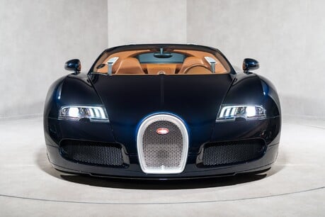 Bugatti Veyron GRAND SPORT. EXQUISITE EXAMPLE. BUGATTI DISPLAY CAR. 1 OF ONLY 58. 2