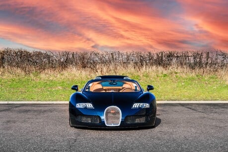 Bugatti Veyron GRAND SPORT. SERVICE PACK. EX BUGATTI DISPLAY CAR. OUTSTANDING PROVENANCE. 73