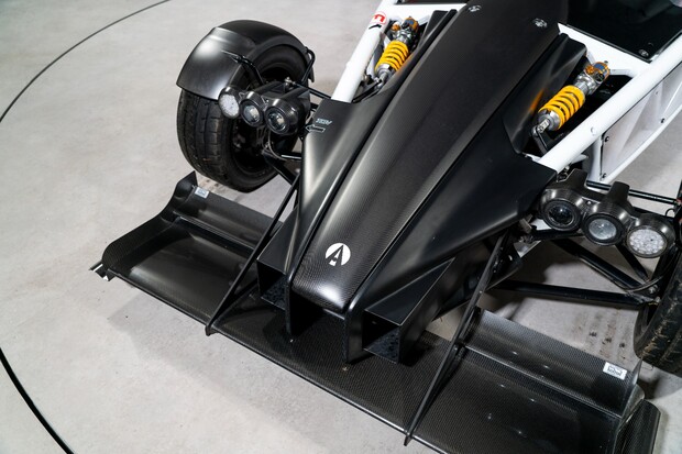 Ariel Atom 4 350 BHP UPGRADE. HALO ROLL CAGE. 6-SPEED SEQUENTIAL GEARBOX. ÖHLINS 3