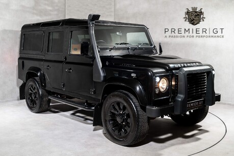 Land Rover Defender 110 TD XS STATION WAGON. HEATED FRONT SEATS. BLUETOOTH. SUNROOF. 7 SEATS. 1