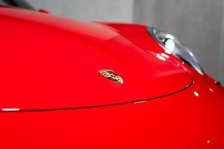 Porsche 911 CARRERA 4S. LOW MILEAGE. HEATED SEATS. BOSE. SPORT EXHAUST 21