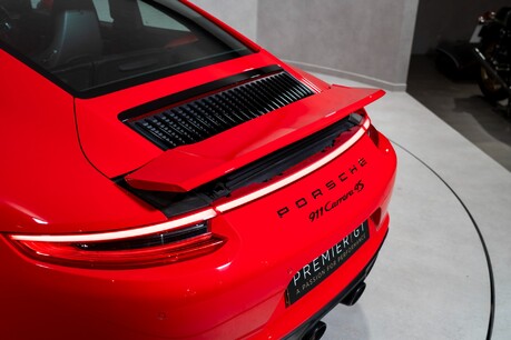 Porsche 911 CARRERA 4S. LOW MILEAGE. HEATED SEATS. BOSE. SPORT EXHAUST 47