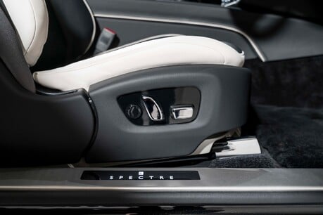 Rolls-Royce Spectre SHOOTING STAR STARLIGHT. MASSAGE, HEATED & COOLED SEATS. BESPOKE INTERIOR 31