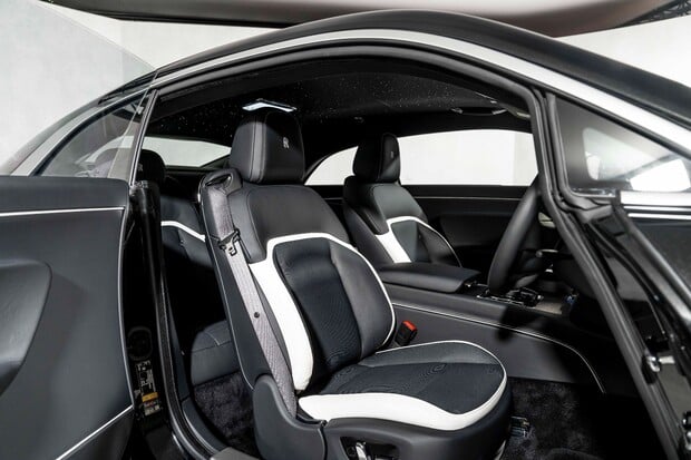 Rolls-Royce Spectre SHOOTING STAR STARLIGHT. MASSAGE, HEATED & COOLED SEATS. BESPOKE INTERIOR 4