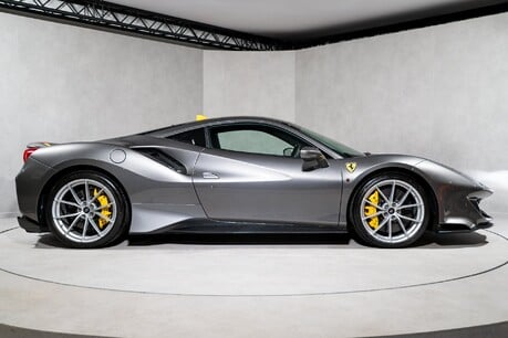 Ferrari 488 Pista HISTORIC PAINTWORK. FRONT END PPF. CARBON FIBRE INT & EXT. APPLE CARPLAY. 7