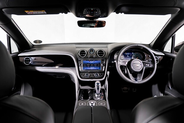 Bentley Bentayga V8. NOW SOLD. SIMILAR REQUIRED. PLEASE CALL 01903 254800. 2