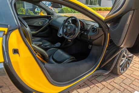 McLaren 570GT V8. ELITE PAINT. HEATED SEATS. CARBON FIBRE INT. BOWERS & WILKINS. LIFT. 14